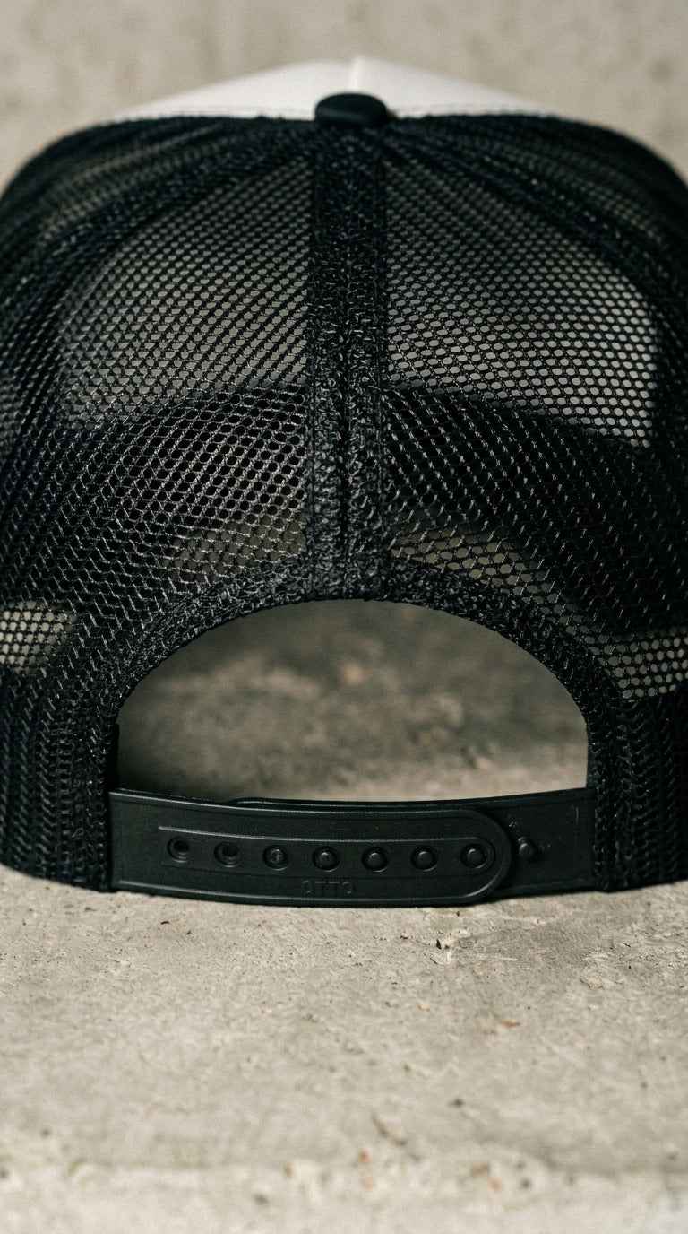 BLITZ Pro League Trucker Hat — Y2K Sport Streetwear Snapback